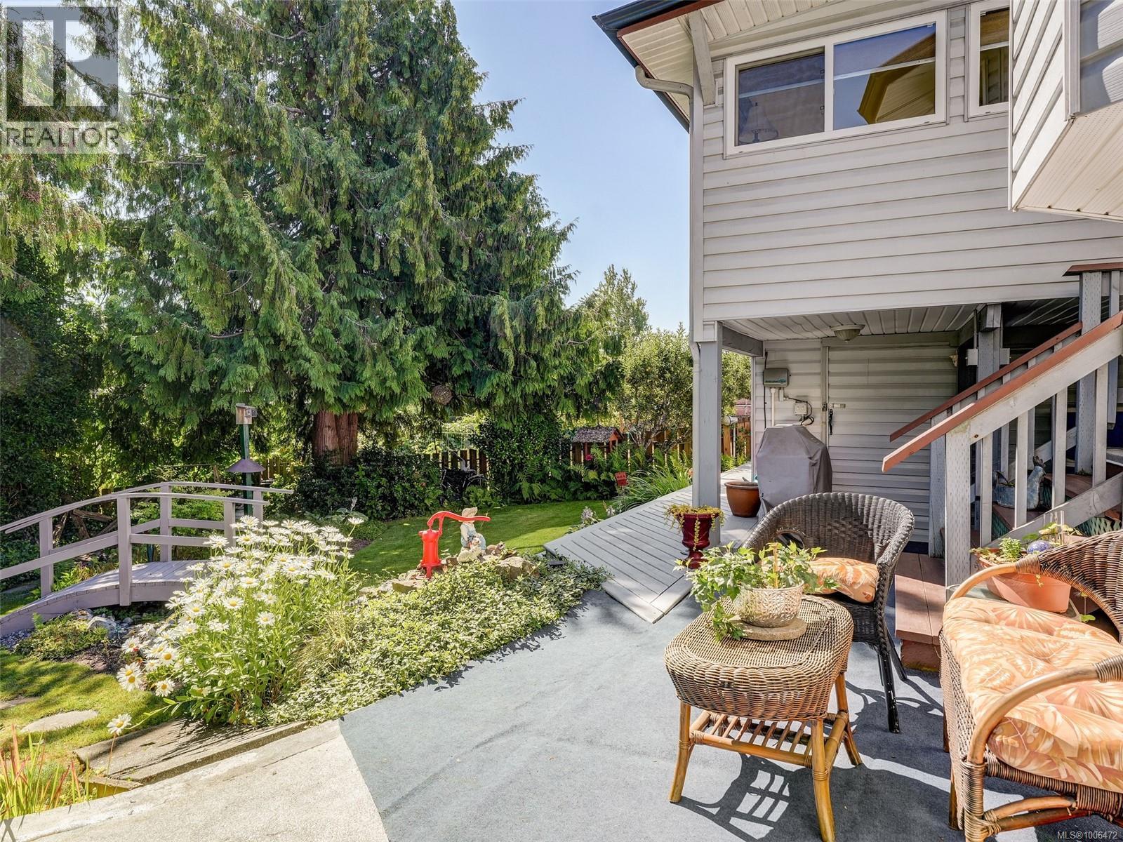 Photo 23 of 4153 Birtles Ave, Saanich BC