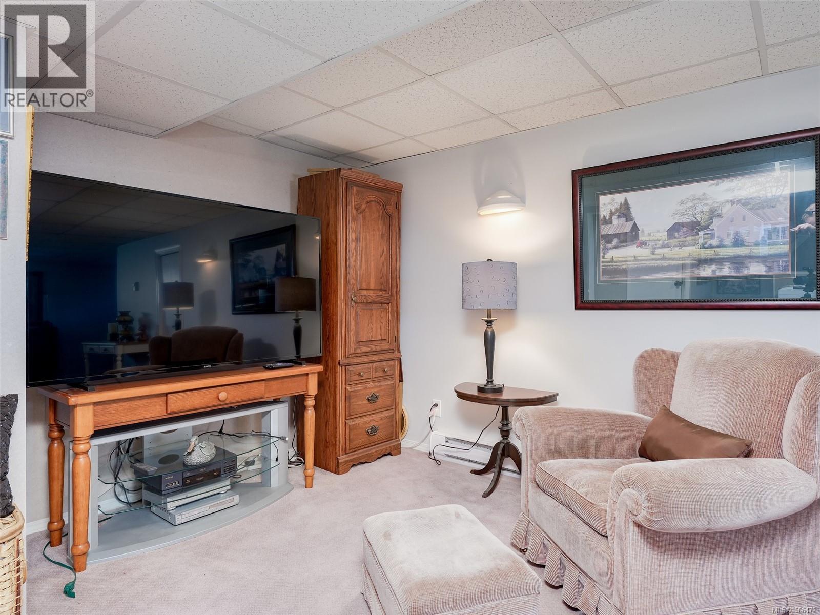 Photo 19 of 4153 Birtles Ave, Saanich BC