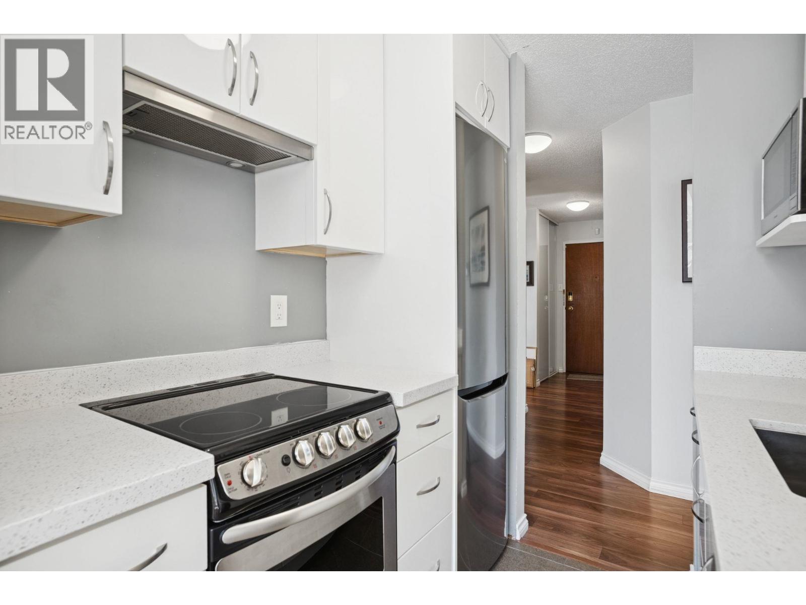 Photo 9 of 206 1740 Comox Street, Vancouver BC