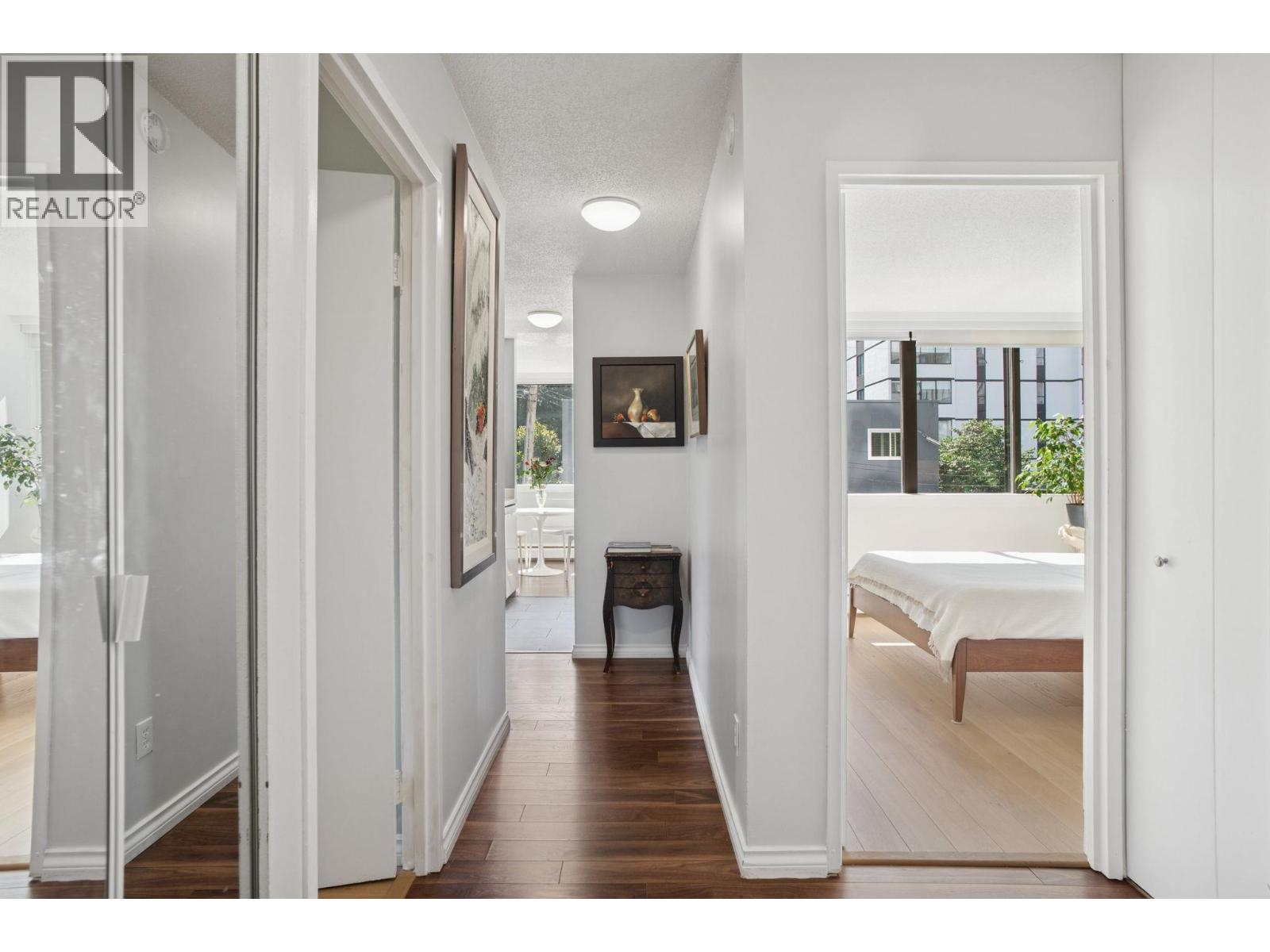 Photo 10 of 206 1740 Comox Street, Vancouver BC