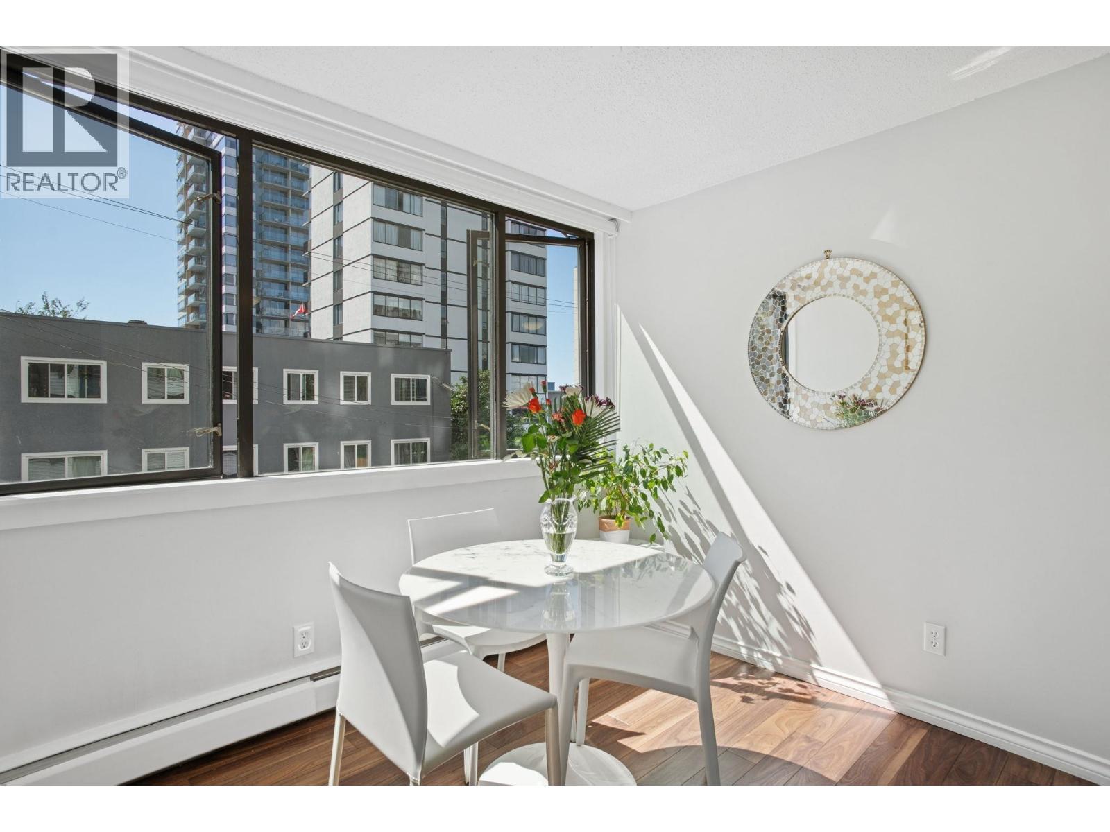 Photo 6 of 206 1740 Comox Street, Vancouver BC