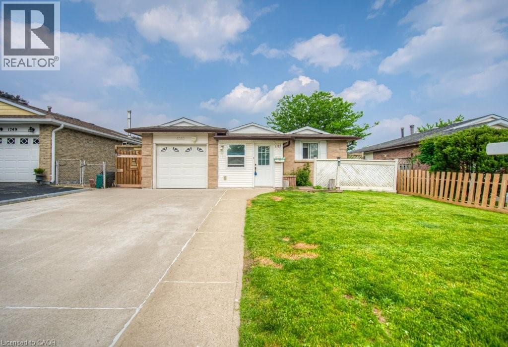 Photo 2 of 1745 Briarwood Drive, Cambridge ON