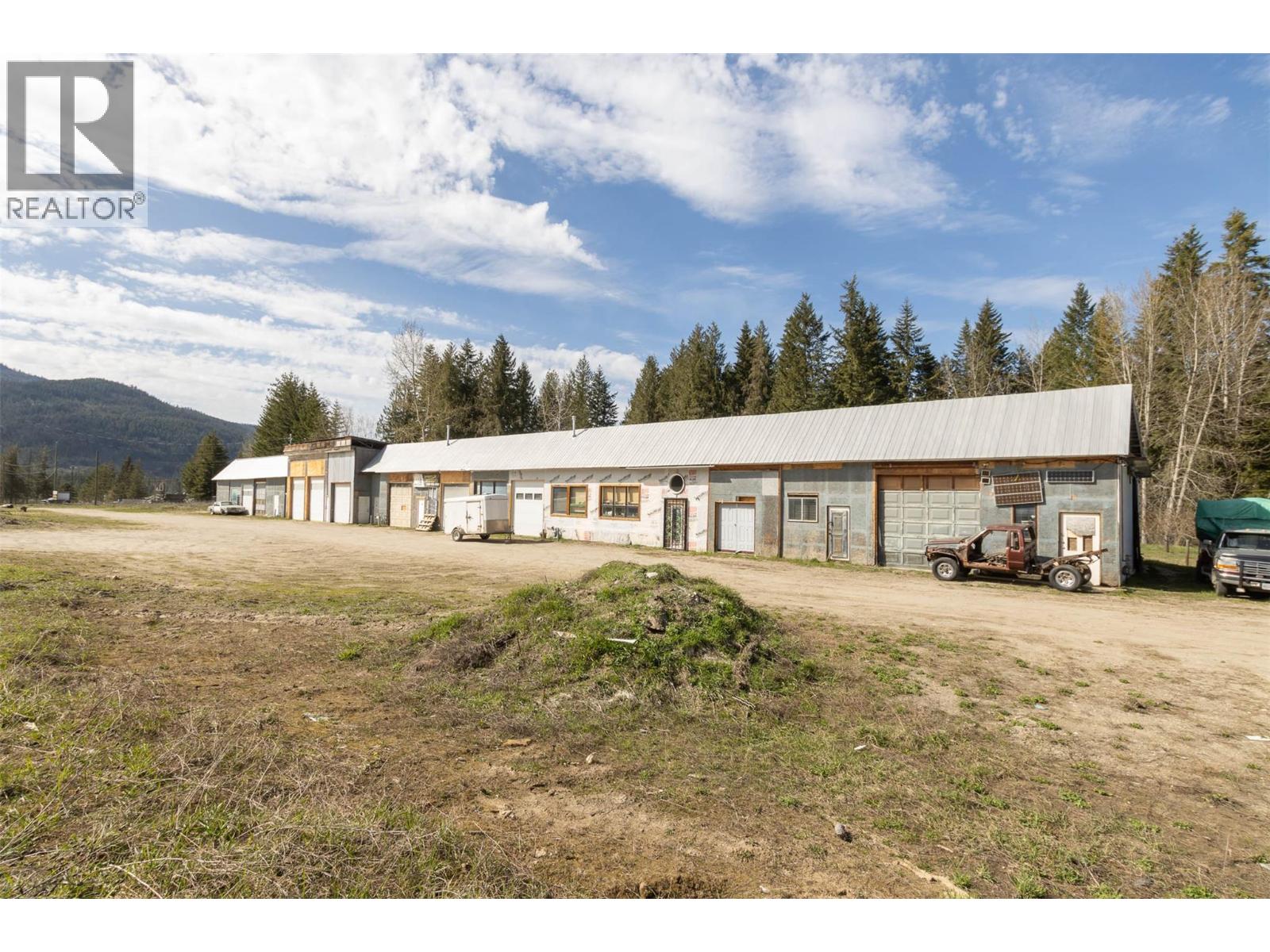 Photo 10 of 5755 Mellor Frontage Road, Salmon Arm BC
