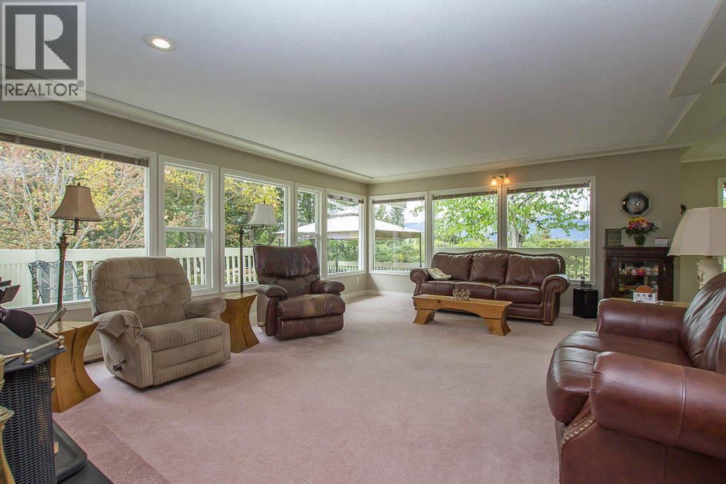 Photo 10 of 3851 10 Avenue Se, Salmon Arm BC