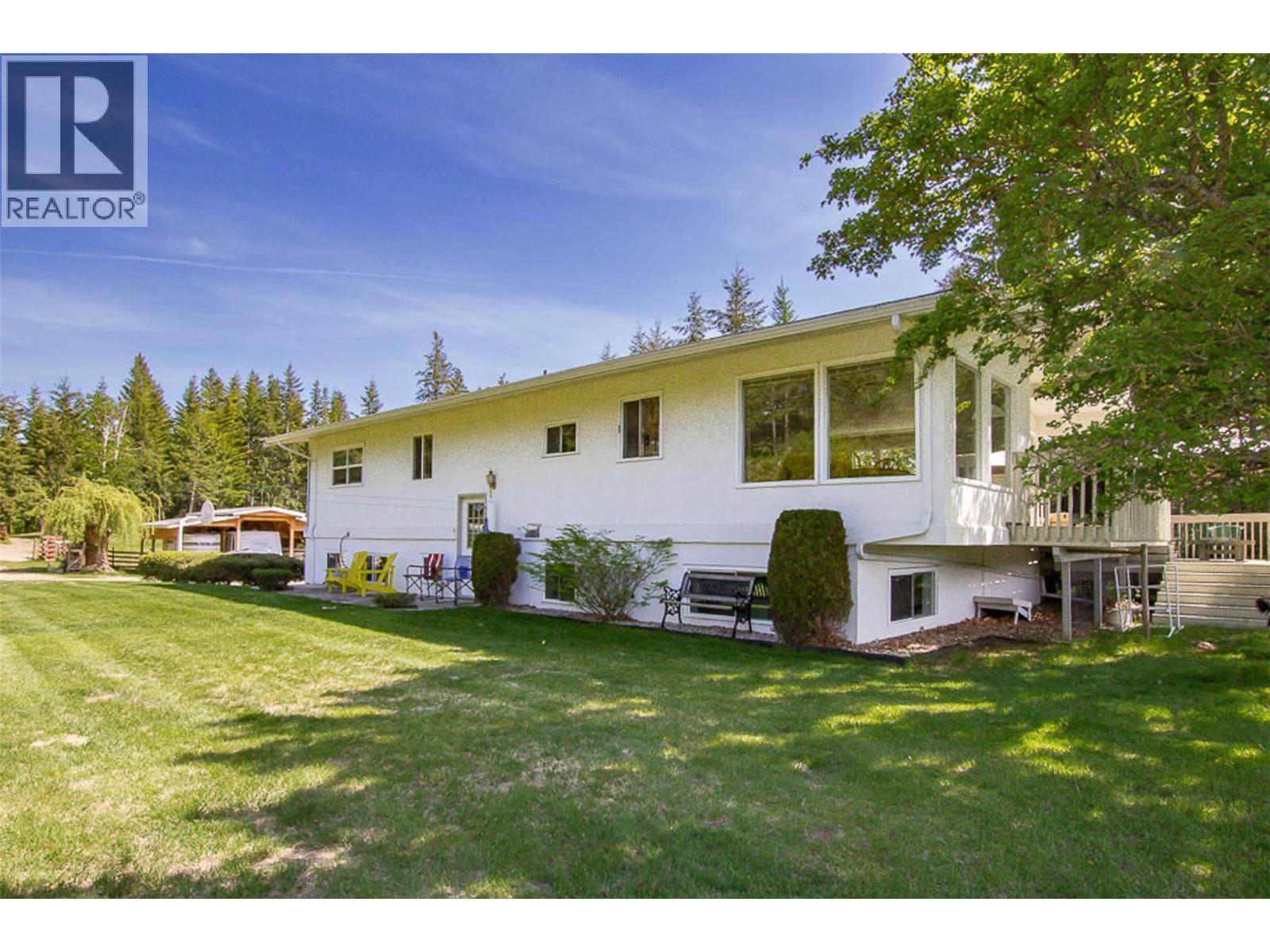 Photo 6 of 3851 10 Avenue Se, Salmon Arm BC