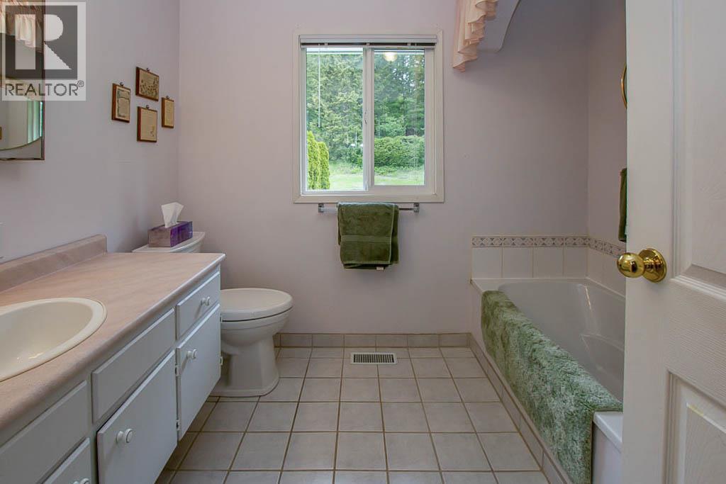 Photo 22 of 3851 10 Avenue Se, Salmon Arm BC