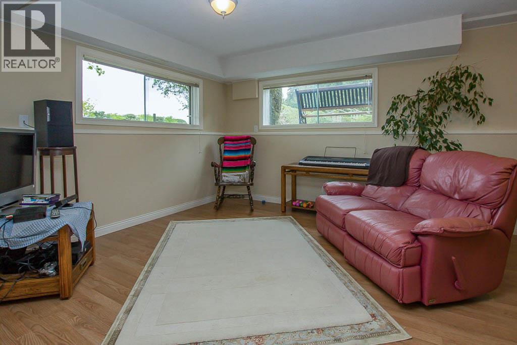 Photo 25 of 3851 10 Avenue Se, Salmon Arm BC