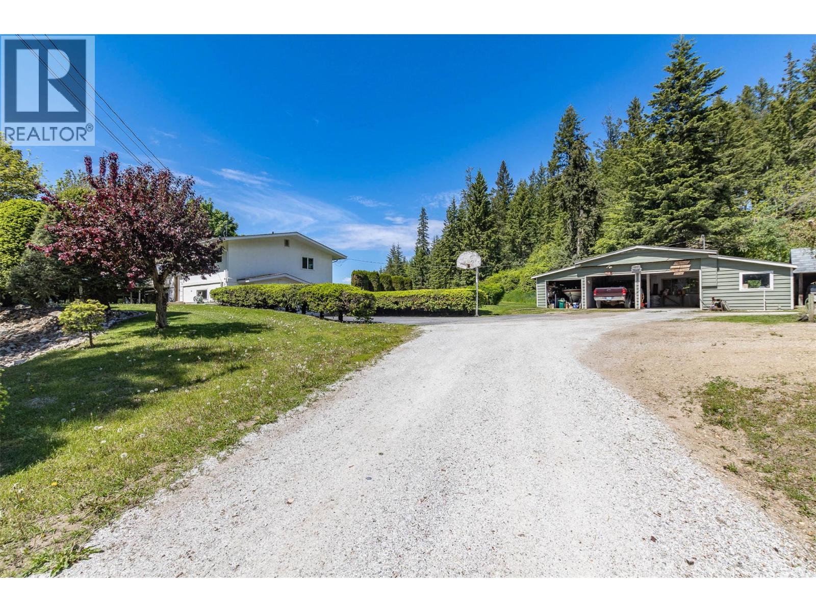 Photo 1 of 3851 10 Avenue Se, Salmon Arm BC