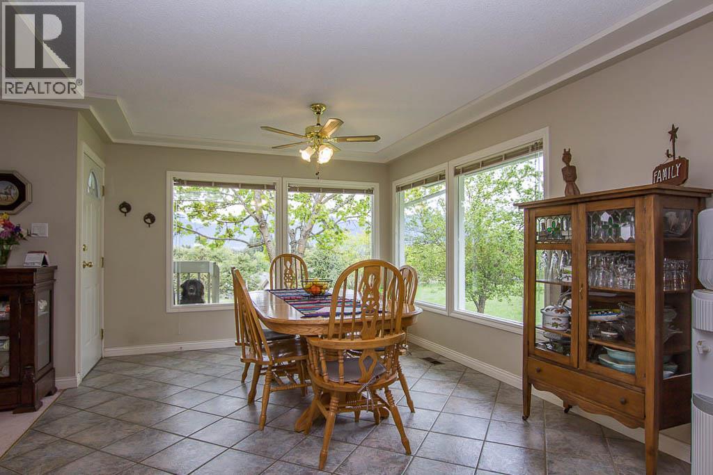 Photo 12 of 3851 10 Avenue Se, Salmon Arm BC