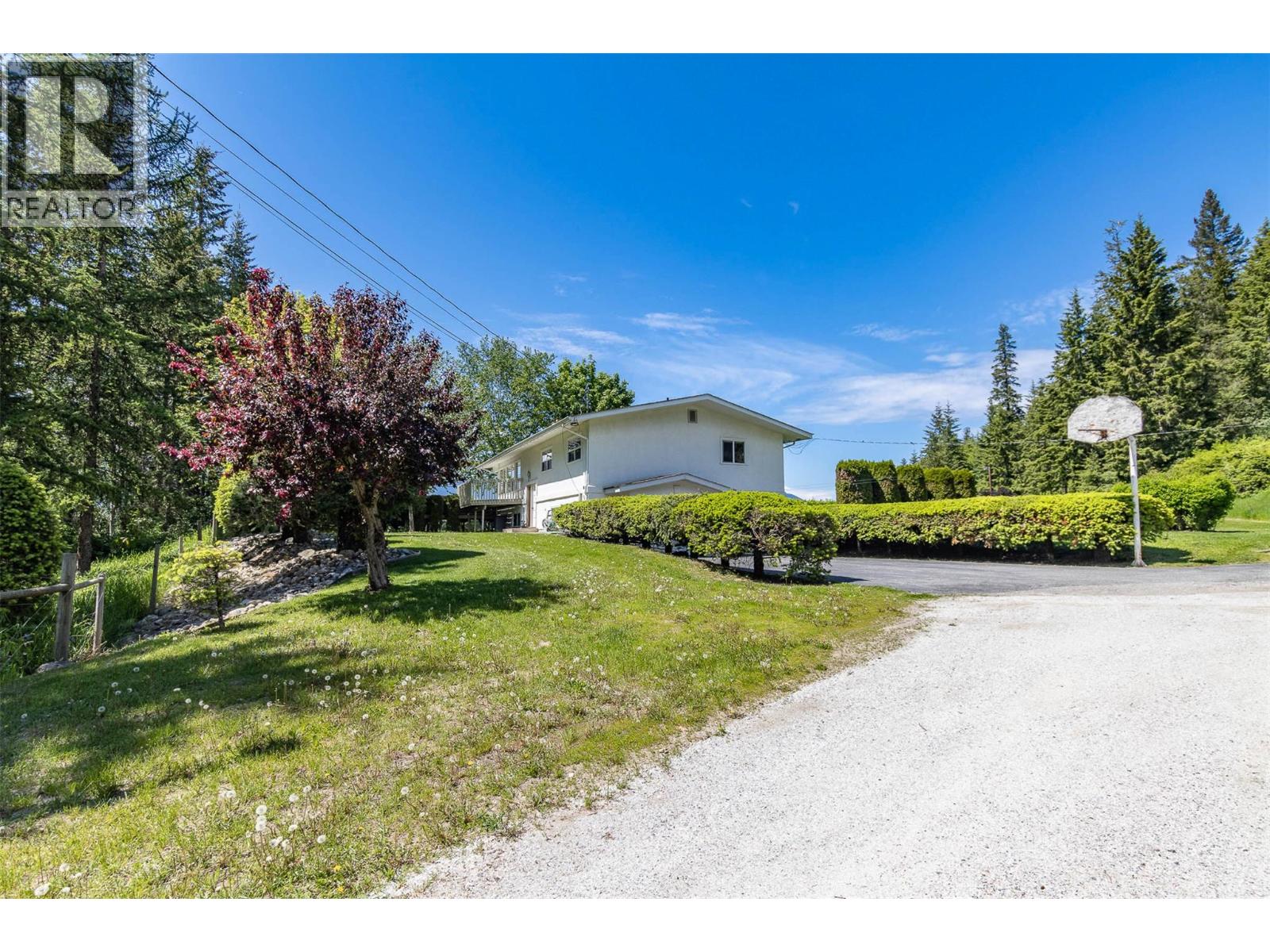 Photo 3 of 3851 10 Avenue Se, Salmon Arm BC