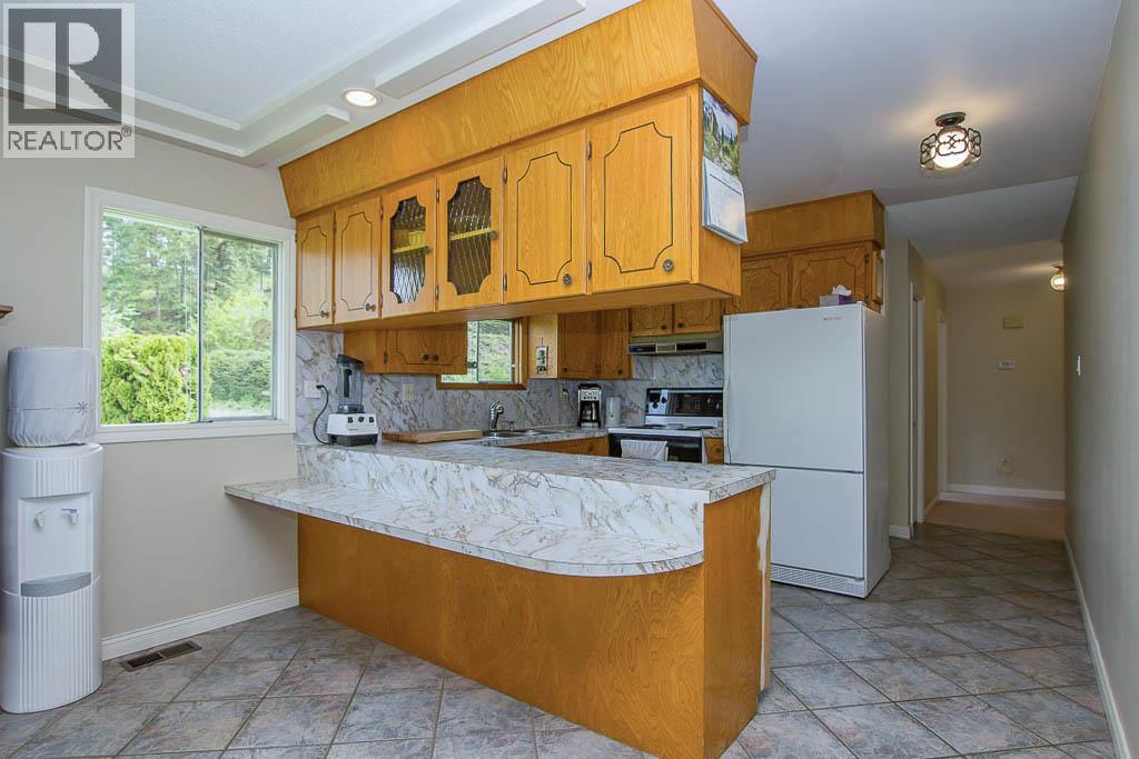 Photo 14 of 3851 10 Avenue Se, Salmon Arm BC
