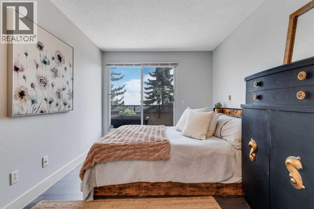 Single Family House Multi-level for Sale in   Village Terrace SW Patterson Calgary 