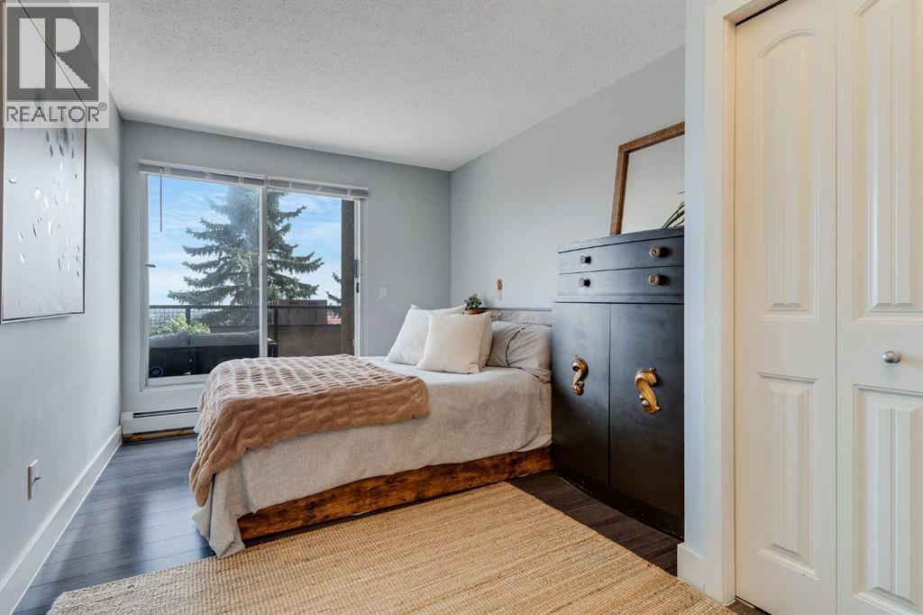 Single Family House Multi-level for Sale in   Village Terrace SW Patterson Calgary 
