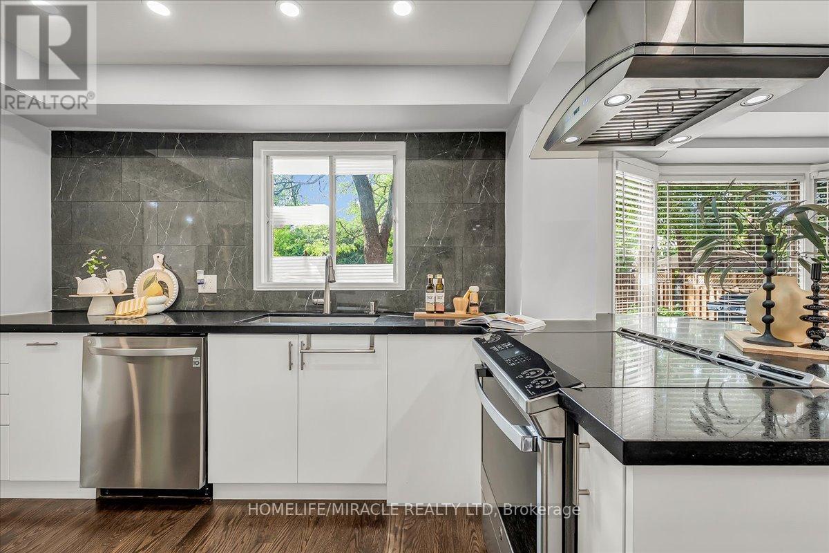 Photo 16 of 301 Odonoghue Avenue, Oakville ON