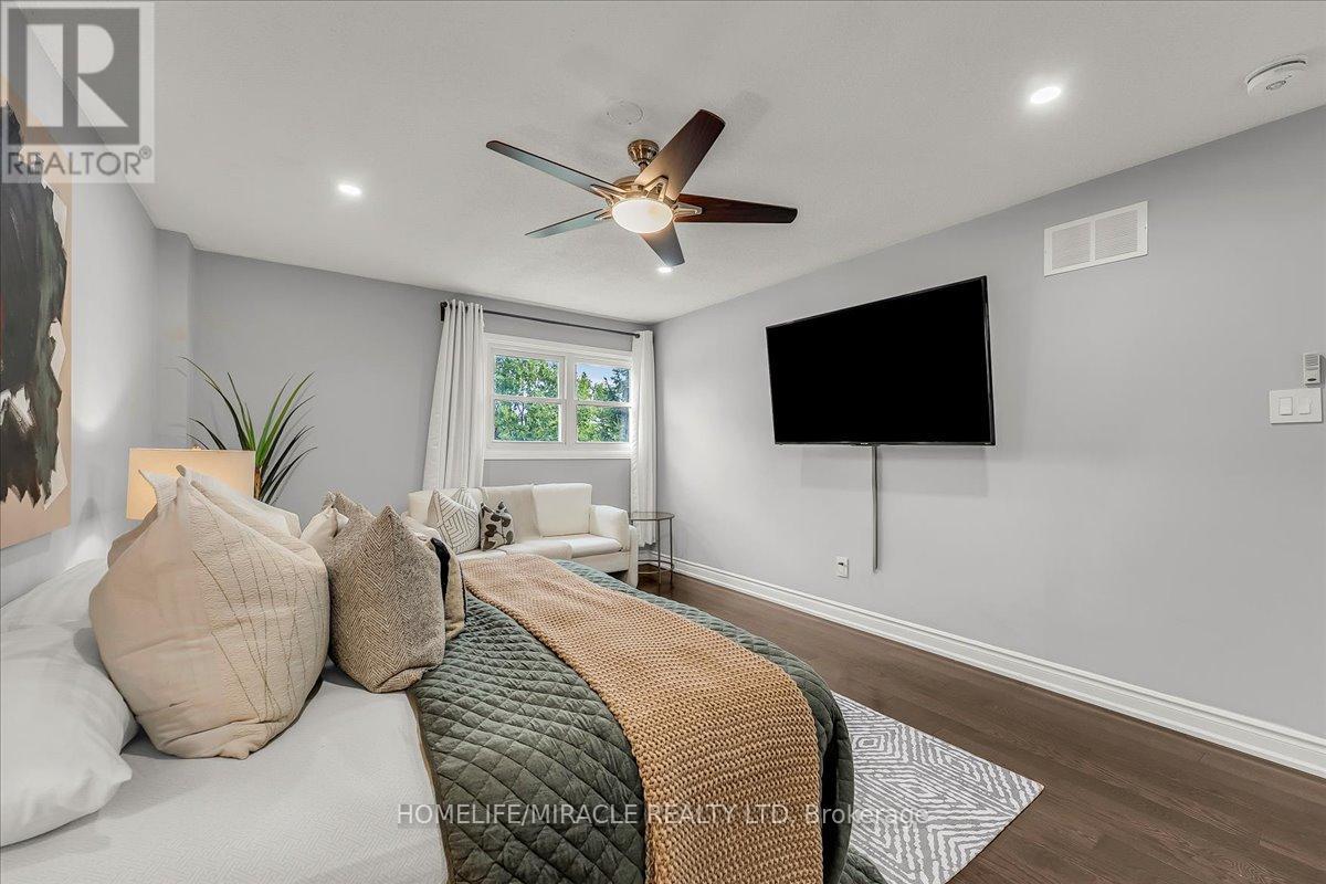 Photo 25 of 301 Odonoghue Avenue, Oakville ON