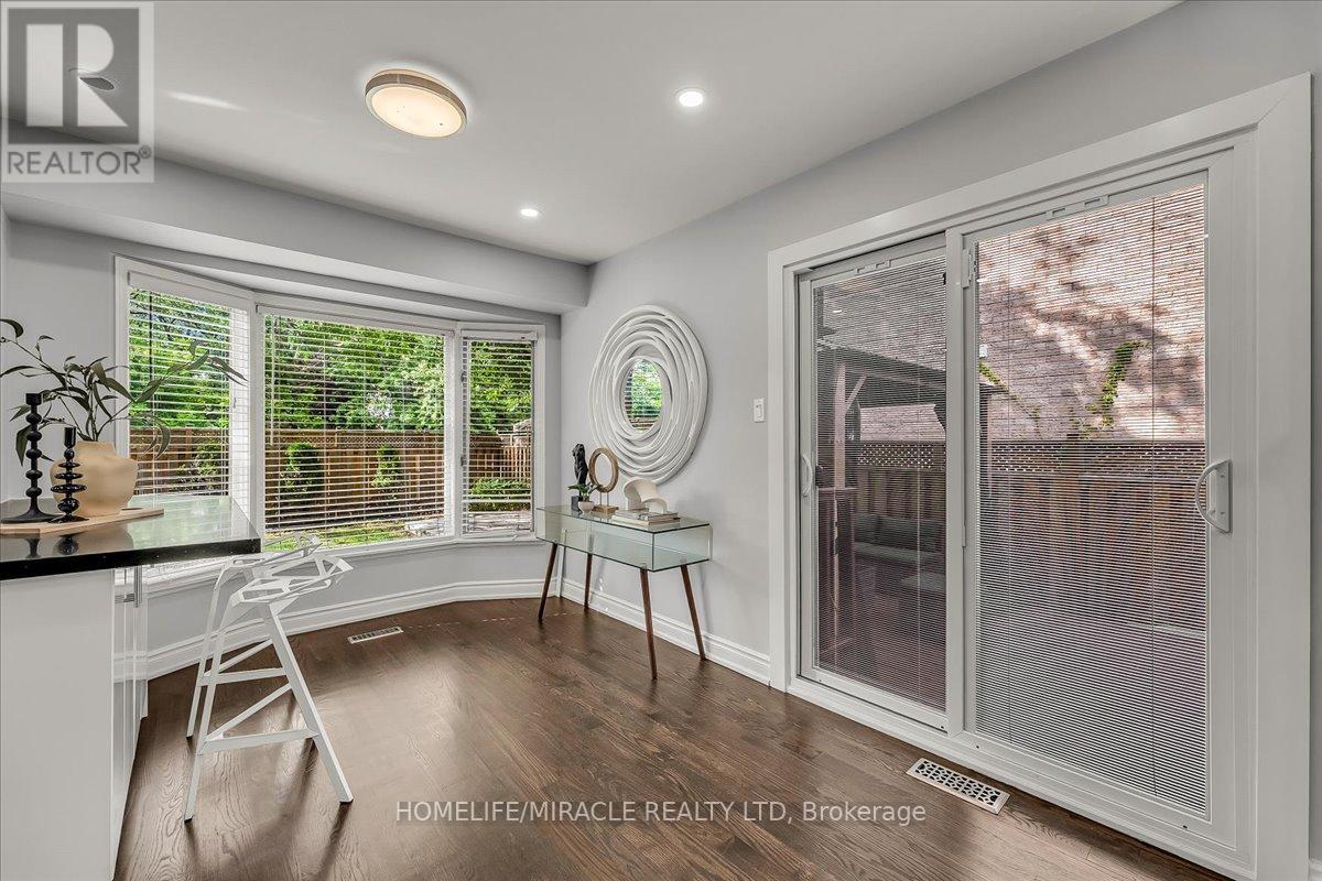 Photo 17 of 301 Odonoghue Avenue, Oakville ON