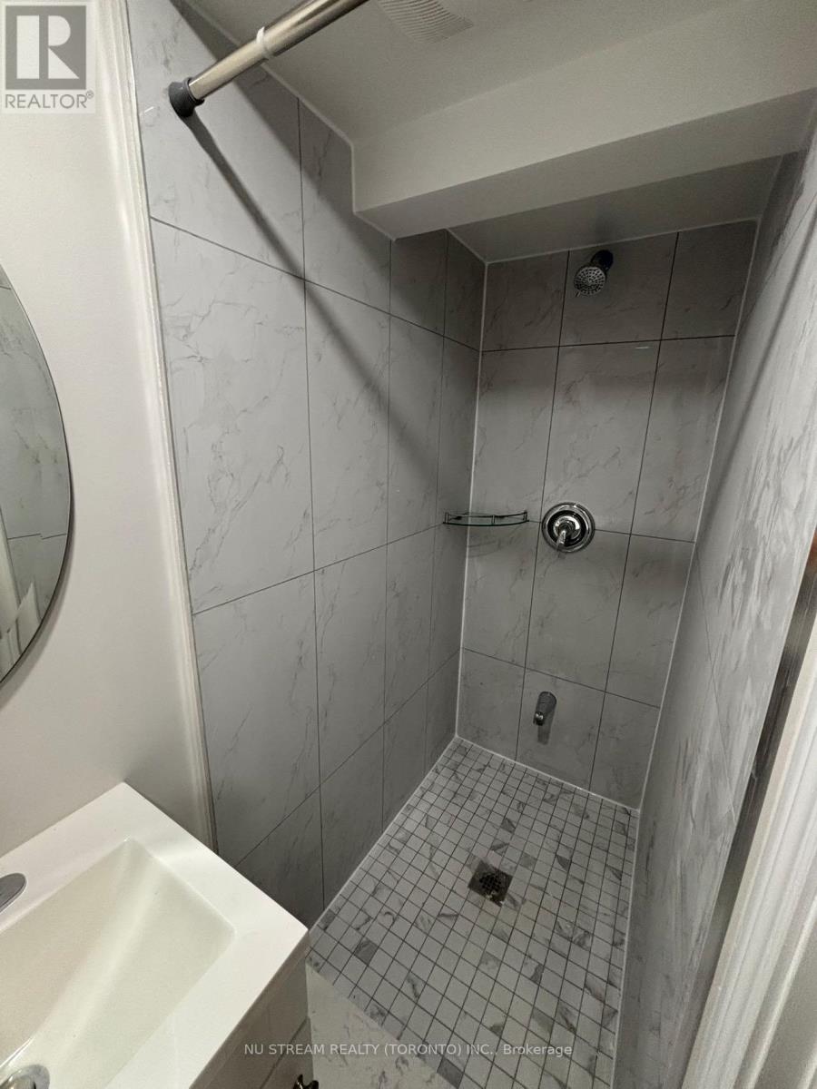 Photo 10 of Basement 132 Heatherside Drive, Toronto ON