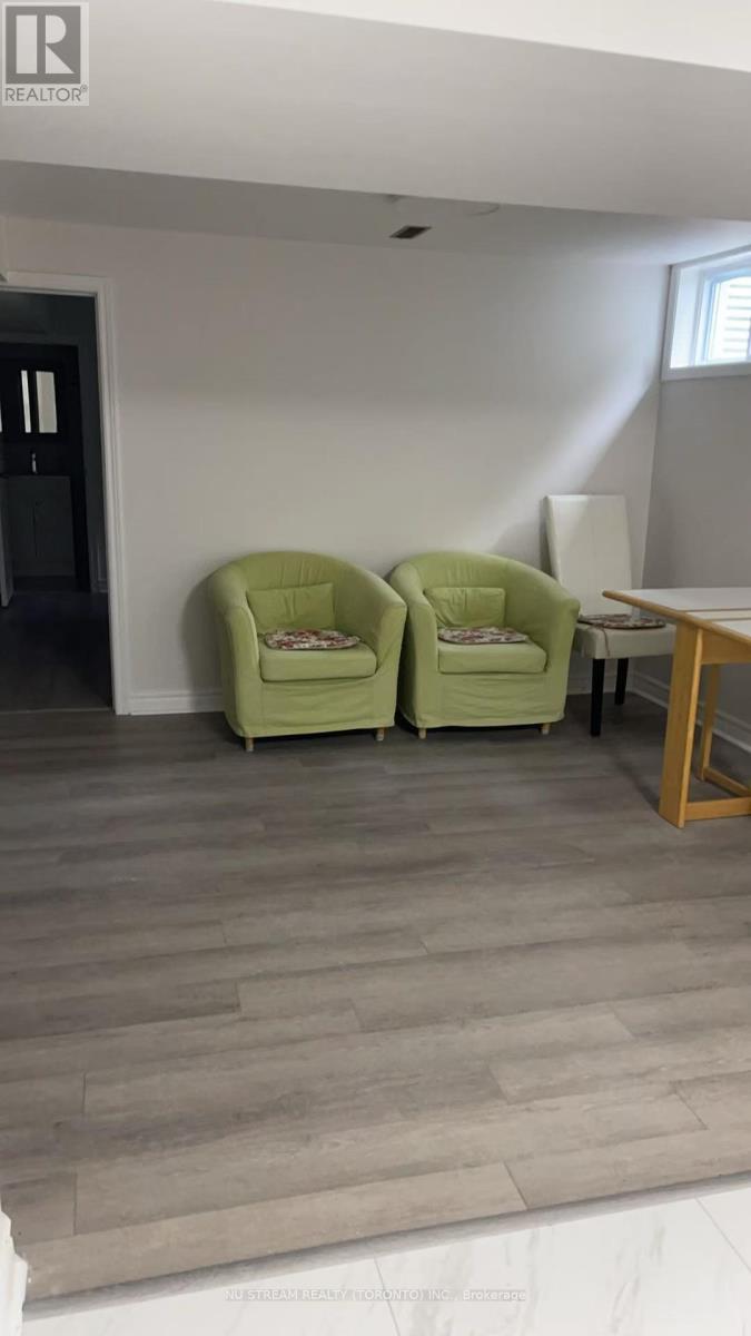 Photo 2 of Basement 132 Heatherside Drive, Toronto ON
