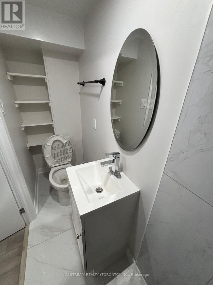 Photo 9 of Basement 132 Heatherside Drive, Toronto ON