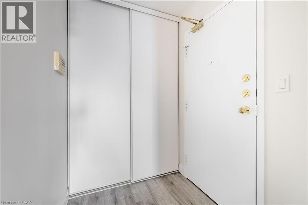 Photo 4 of 90 Dale Avenue Unit 905, Toronto ON