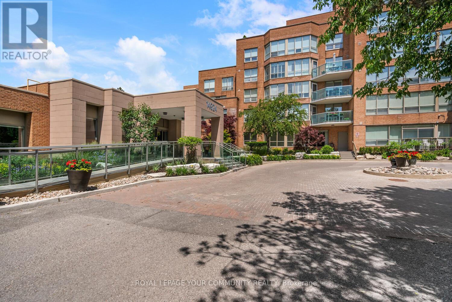 Photo 20 of 305 14924 Yonge Street, Aurora ON