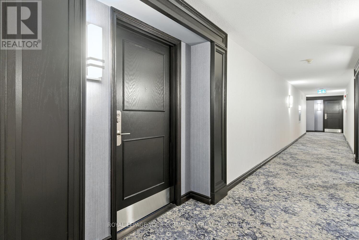 Photo 6 of 305 14924 Yonge Street, Aurora ON