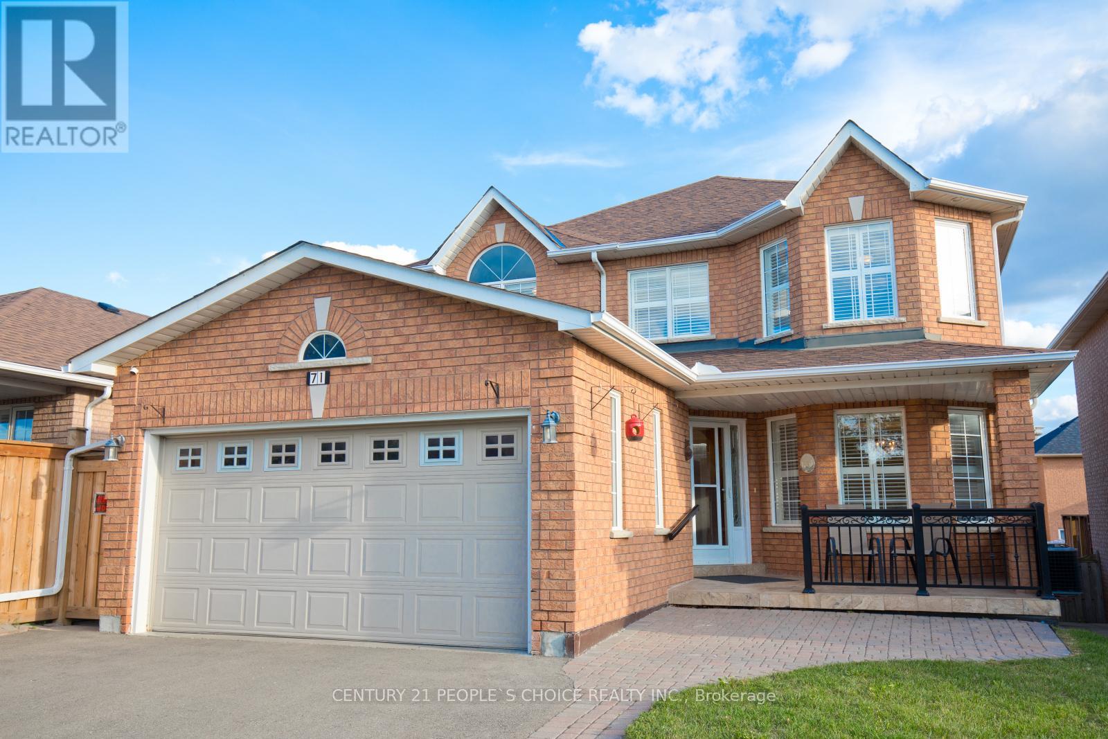 Photo 2 of 71 Rosanna Crescent, Vaughan ON
