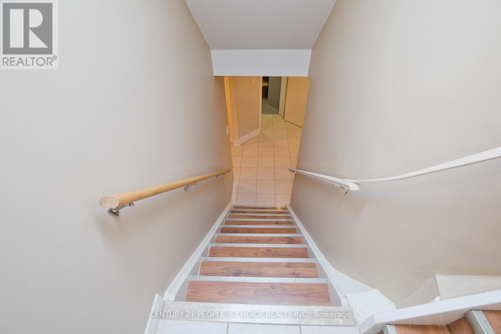 Photo 26 of 71 Rosanna Crescent, Vaughan ON