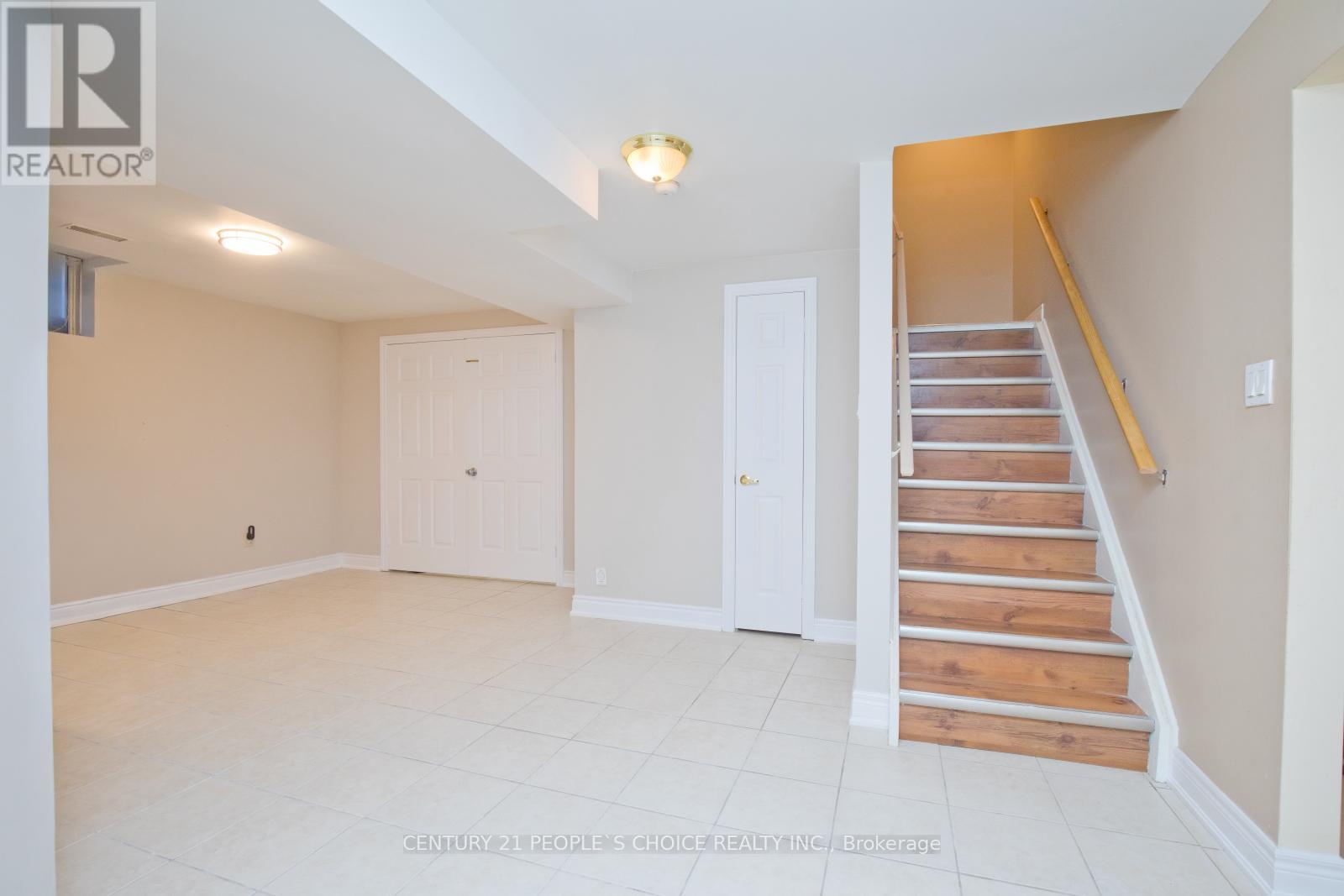 Photo 27 of 71 Rosanna Crescent, Vaughan ON