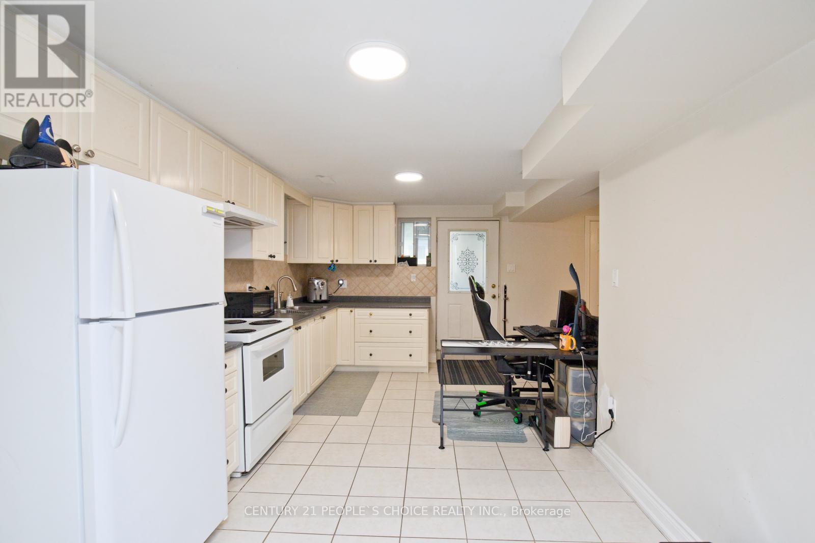 Photo 30 of 71 Rosanna Crescent, Vaughan ON