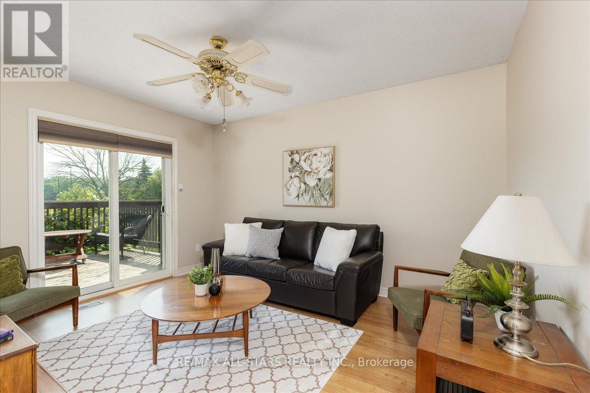 Photo 12 of 16 Iveagh Drive, Georgina ON