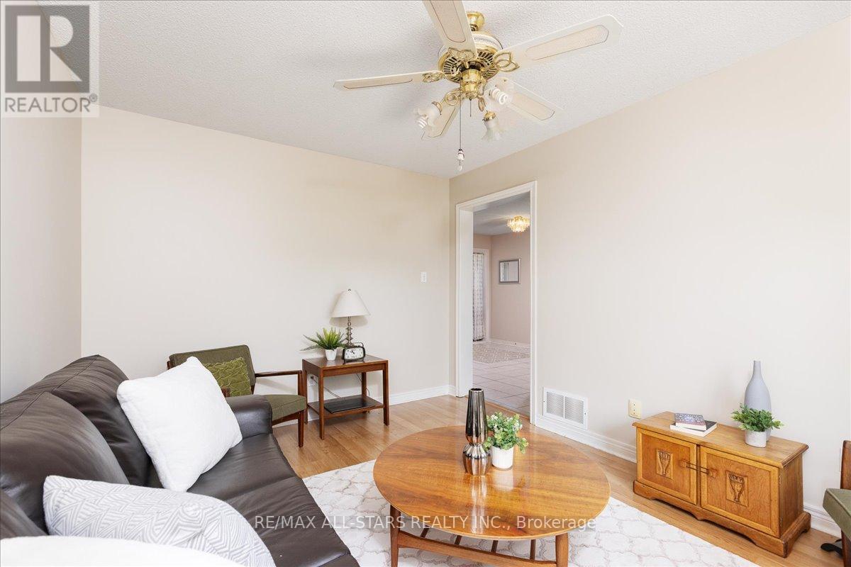 Photo 13 of 16 Iveagh Drive, Georgina ON