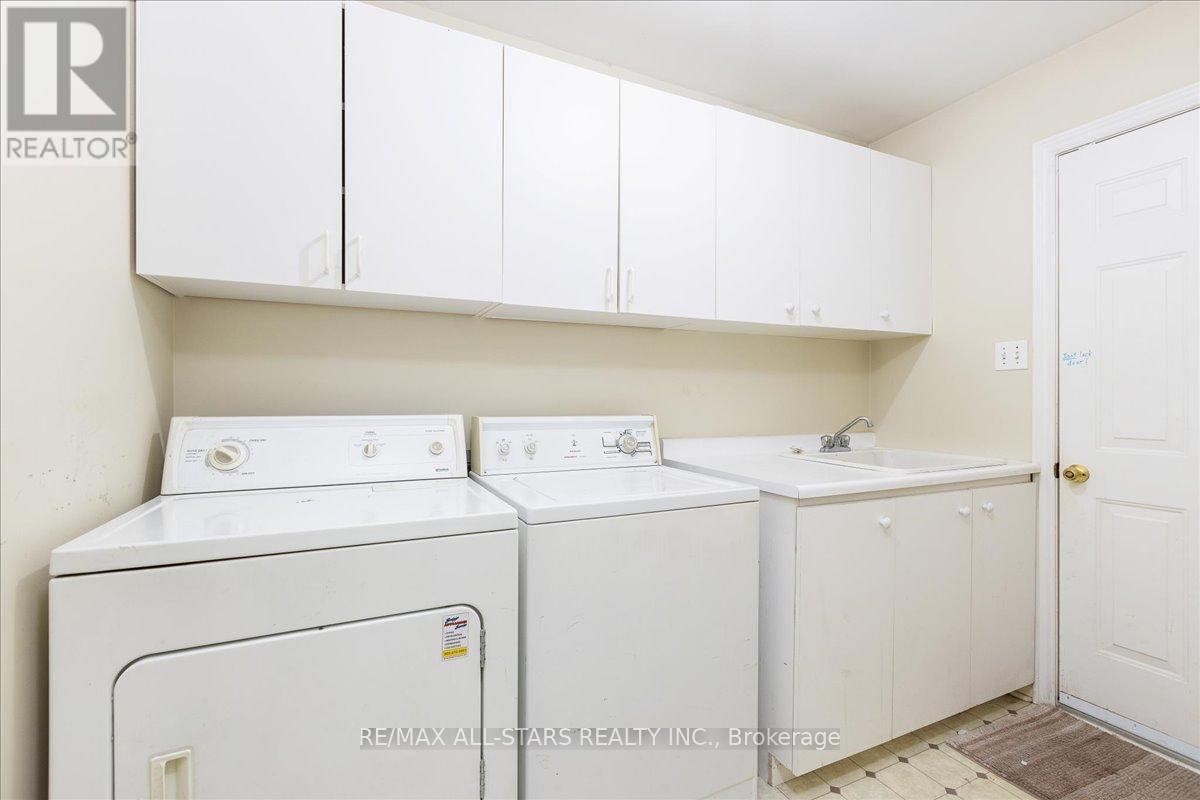 Photo 15 of 16 Iveagh Drive, Georgina ON