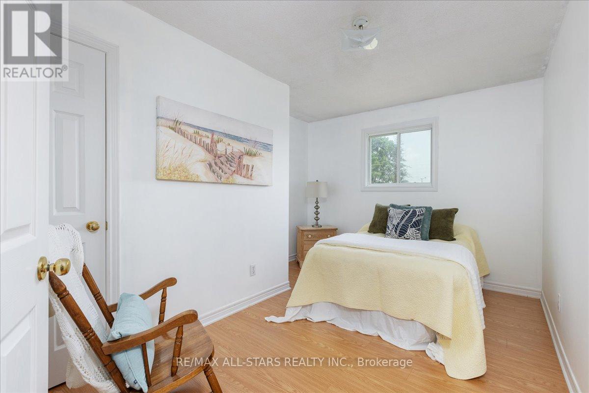 Photo 19 of 16 Iveagh Drive, Georgina ON