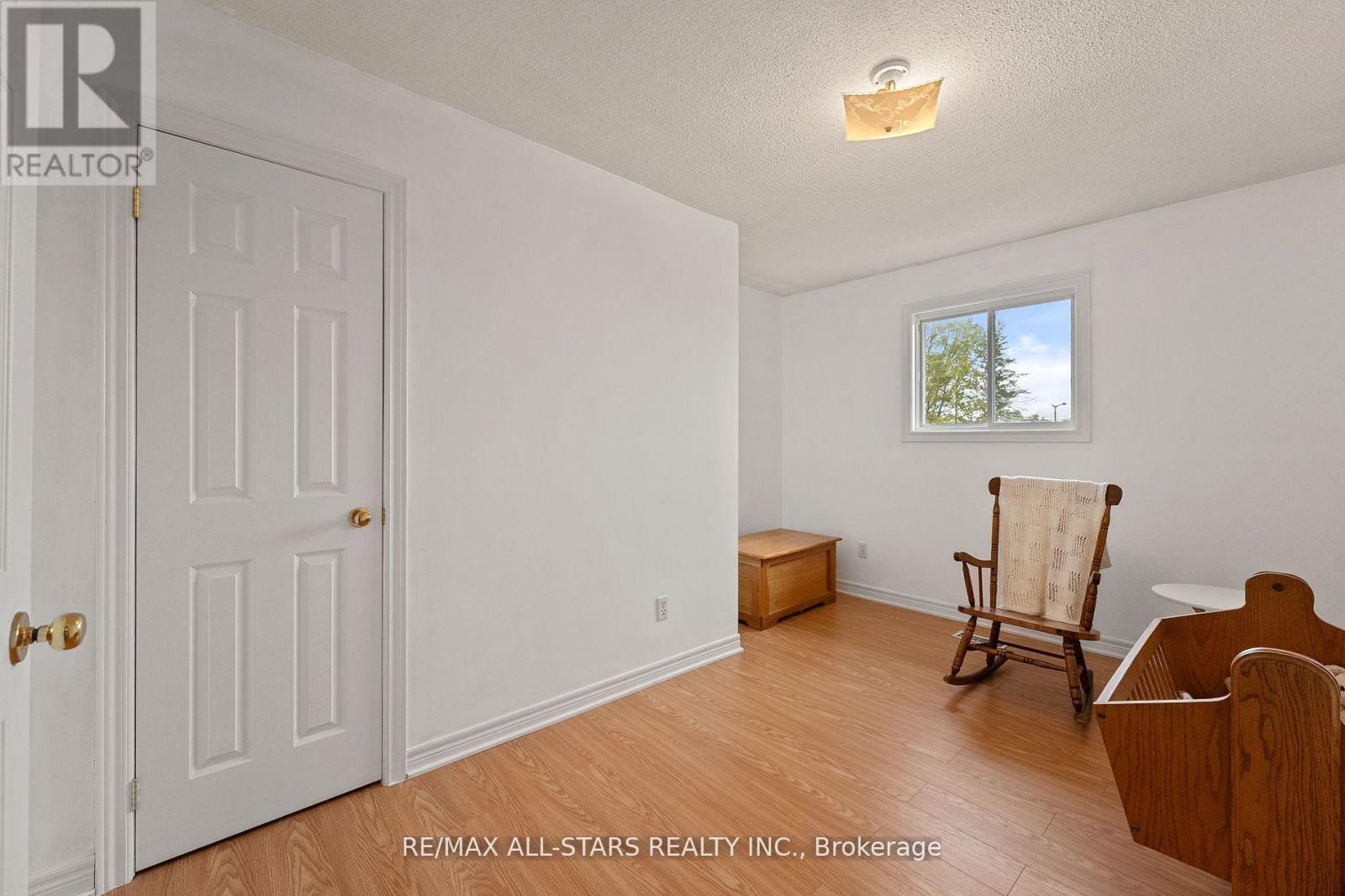 Photo 27 of 16 Iveagh Drive, Georgina ON