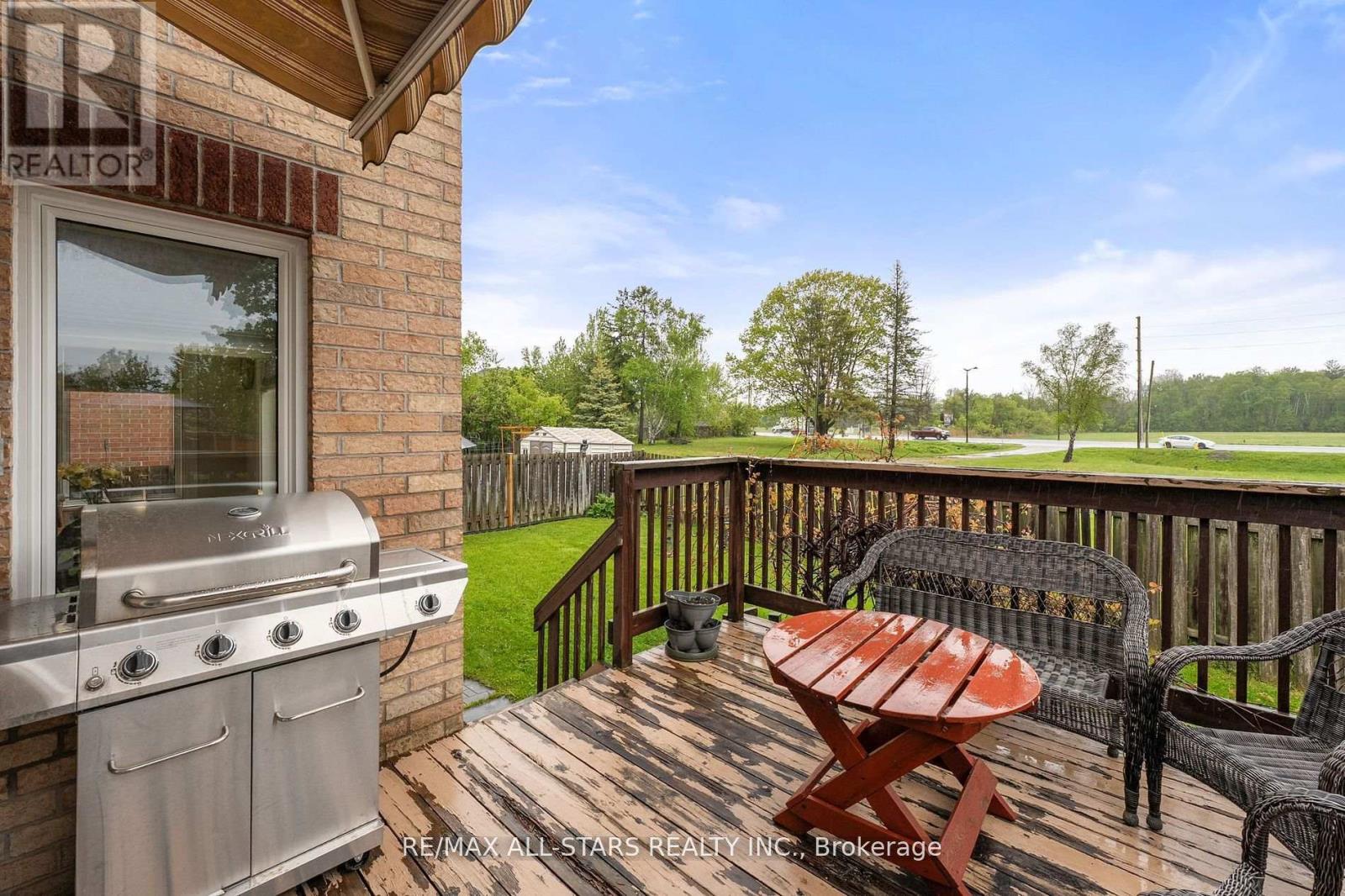 Photo 34 of 16 Iveagh Drive, Georgina ON