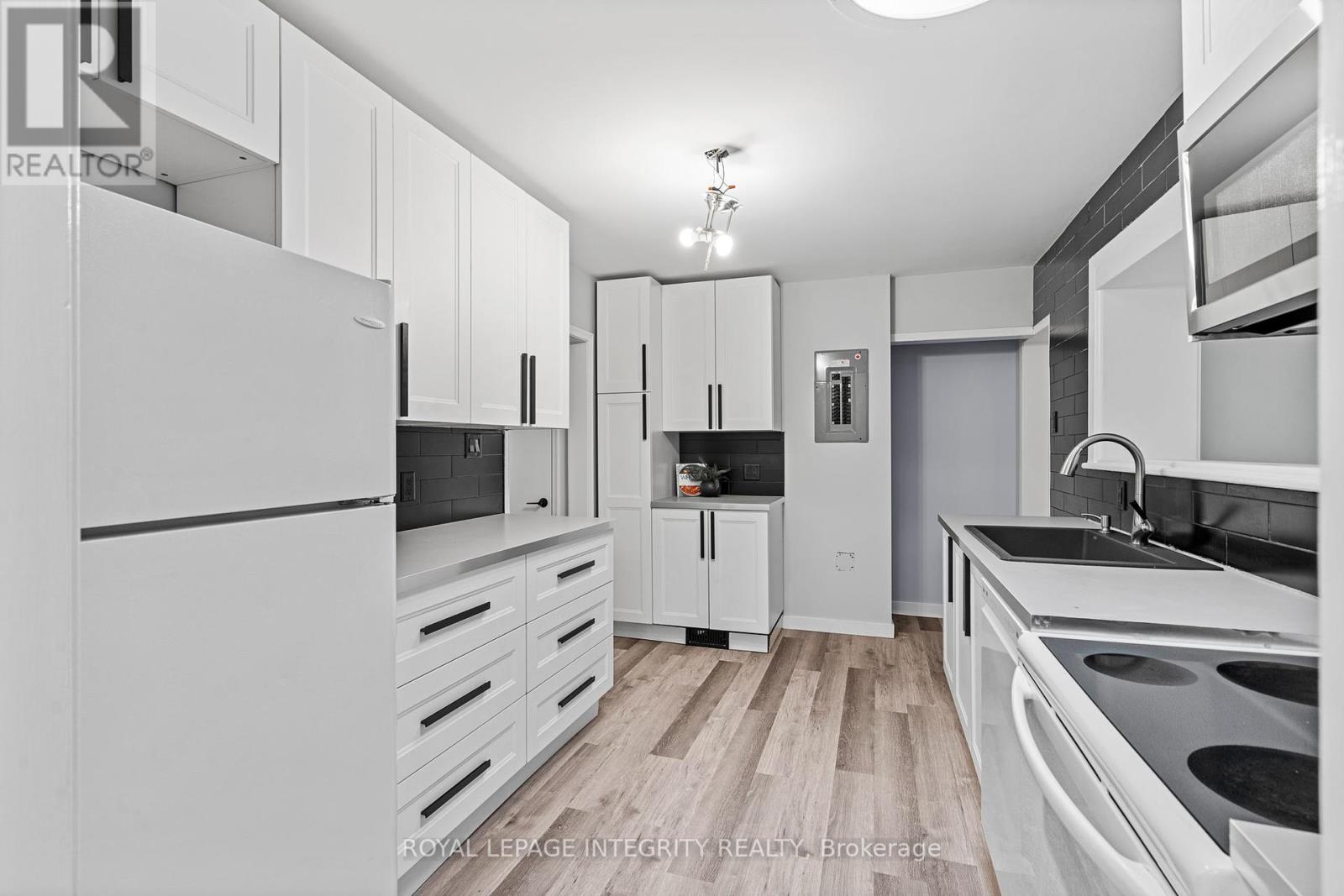 Photo 11 of 1116 Cline Crescent, Ottawa ON