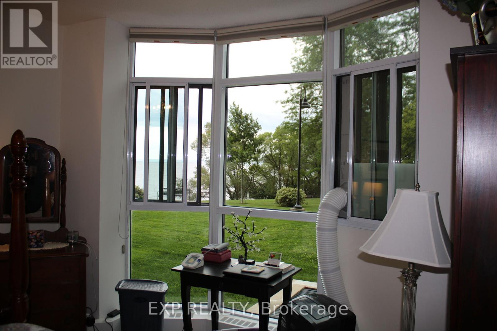 Photo 20 of 104 5250 Lakeshore Road, Burlington ON