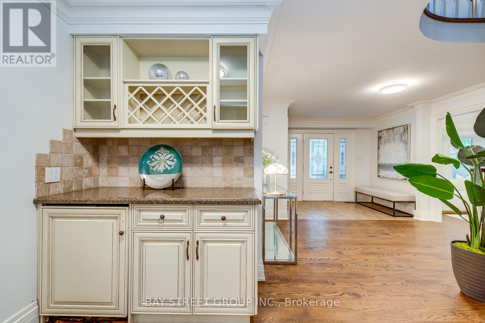 Photo 18 of 246 Beechfield Road, Oakville ON