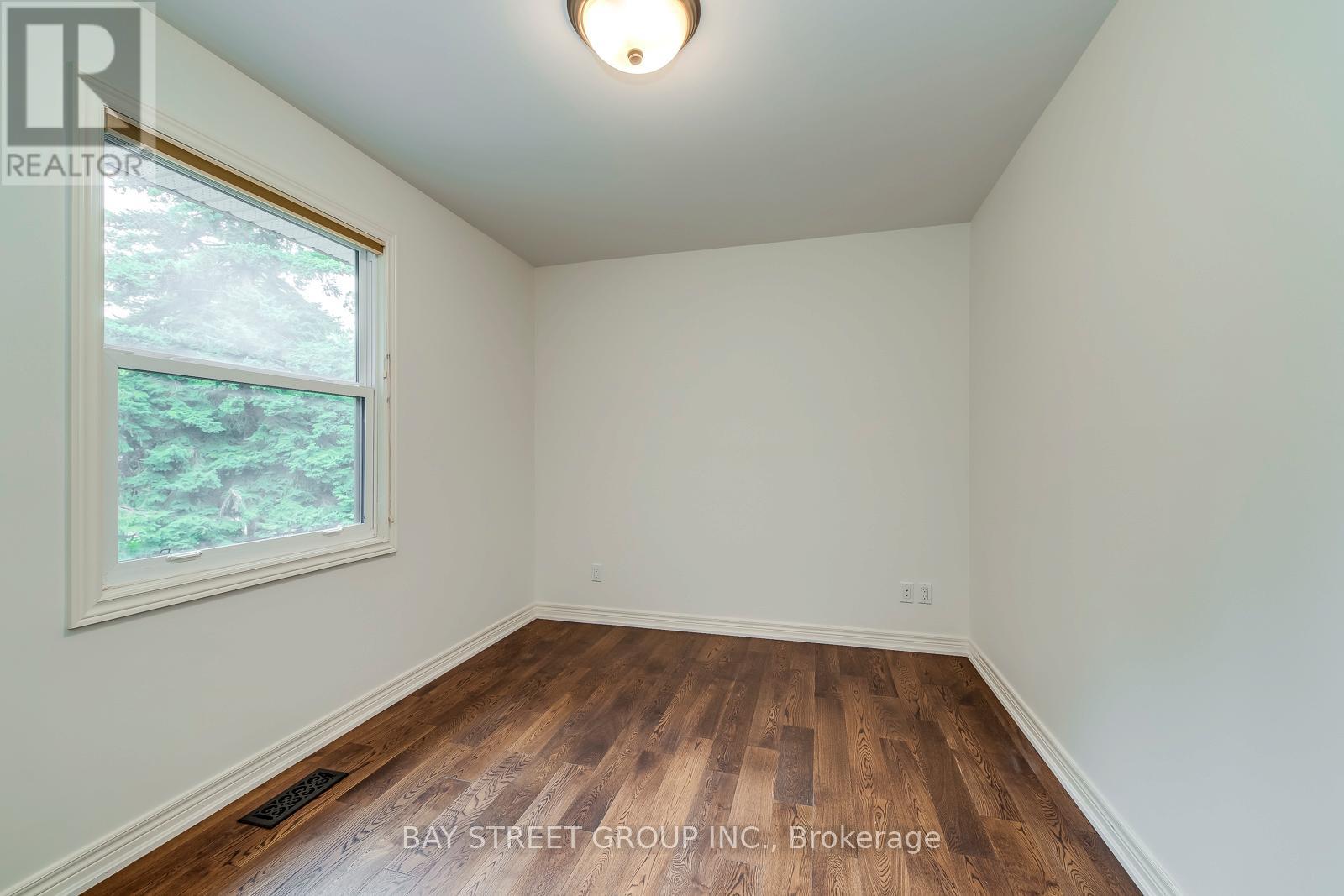 Photo 36 of 246 Beechfield Road, Oakville ON