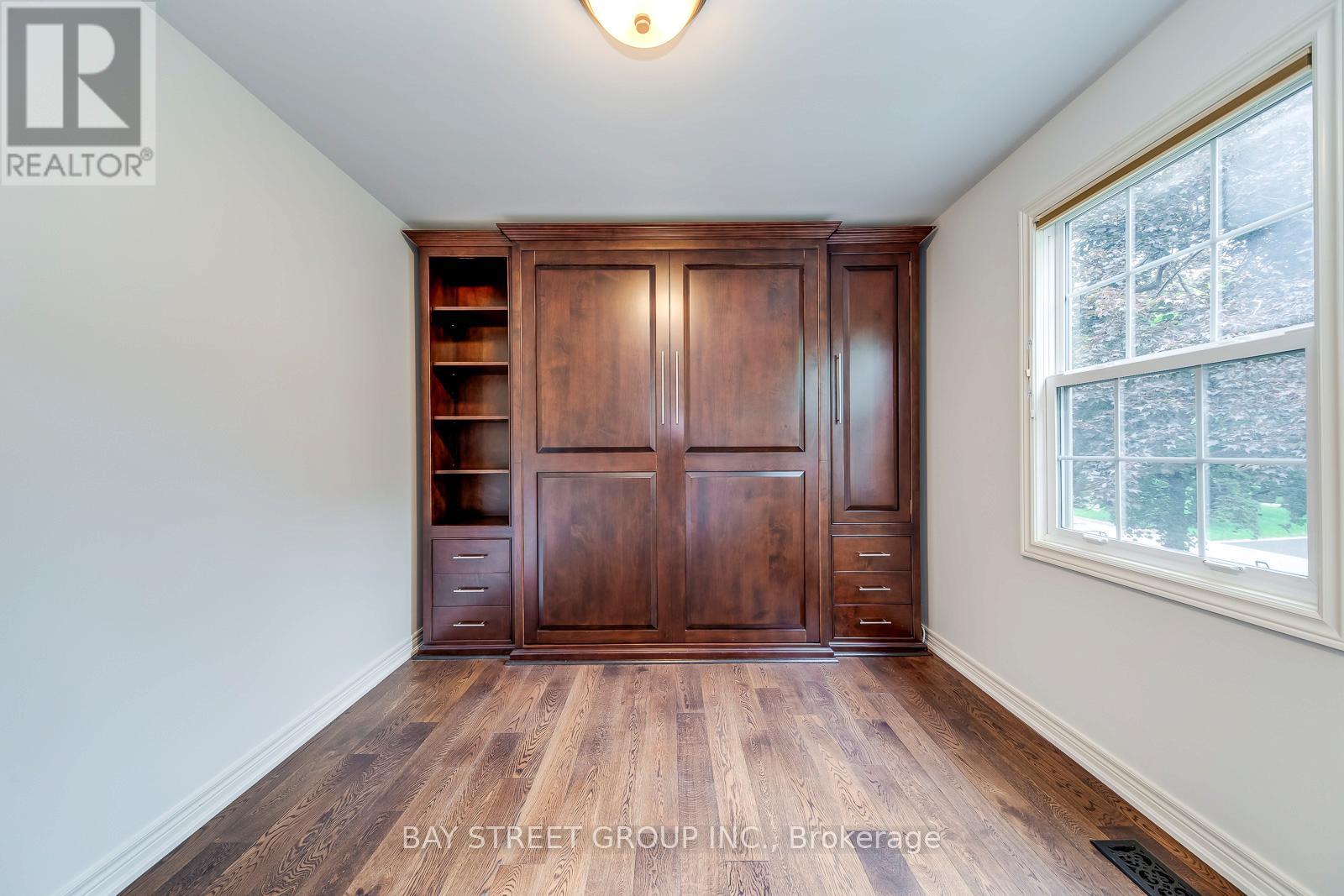 Photo 39 of 246 Beechfield Road, Oakville ON
