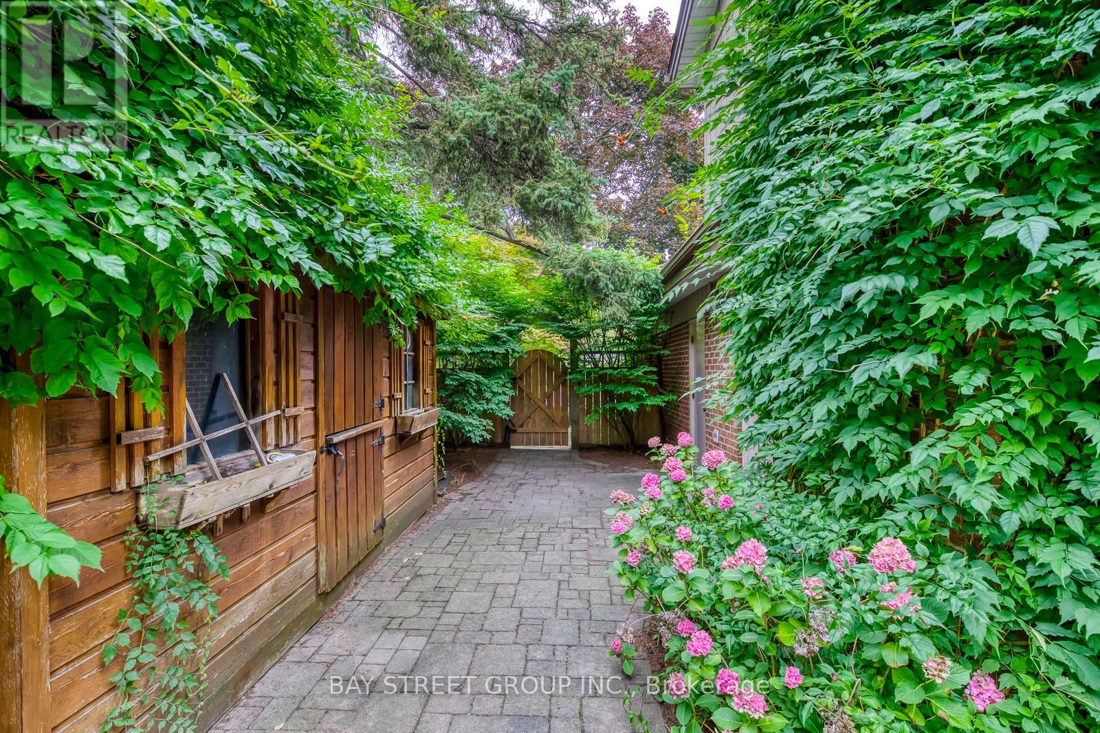 Photo 46 of 246 Beechfield Road, Oakville ON