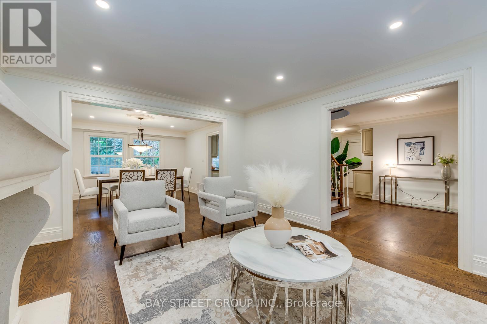 Photo 8 of 246 Beechfield Road, Oakville ON