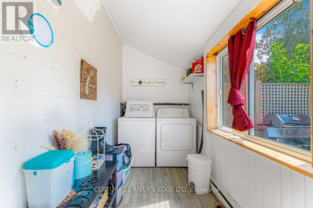Photo 10 of 74 Garden Street, Brockville ON