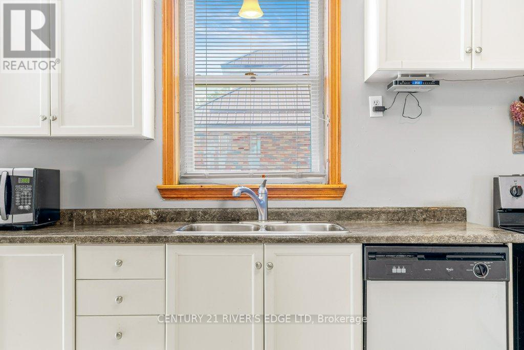Photo 13 of 74 Garden Street, Brockville ON