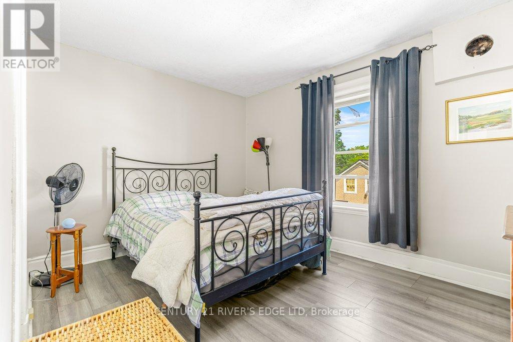 Photo 23 of 74 Garden Street, Brockville ON