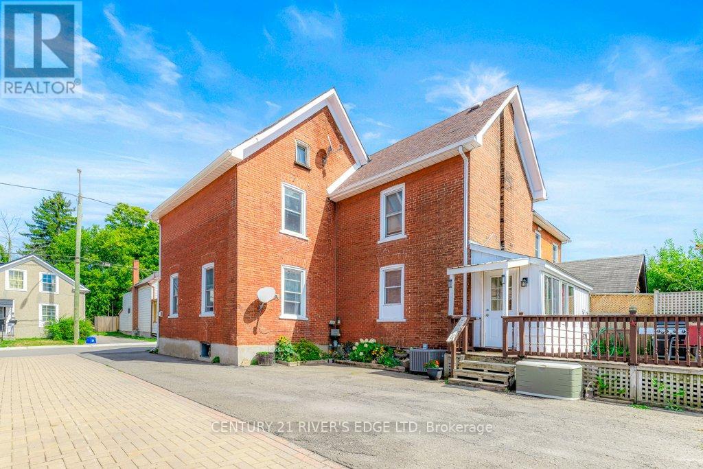 Photo 4 of 74 Garden Street, Brockville ON
