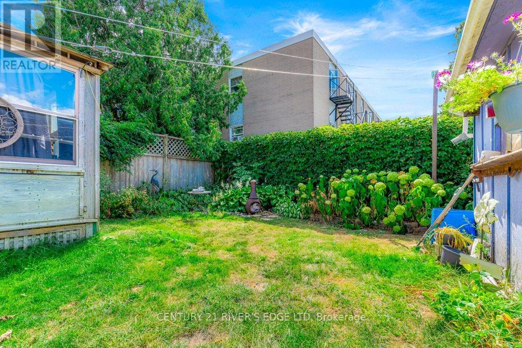 Photo 6 of 74 Garden Street, Brockville ON