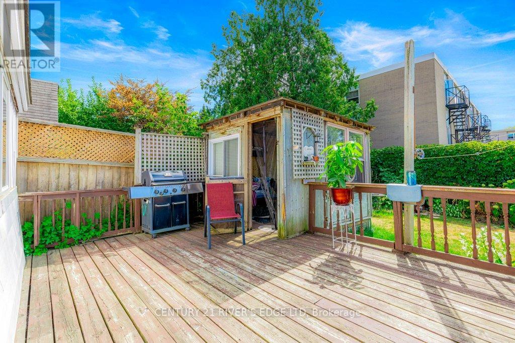Photo 7 of 74 Garden Street, Brockville ON