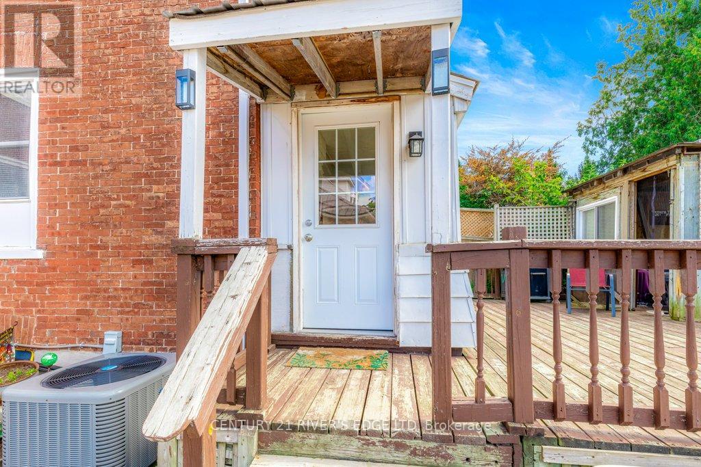 Photo 8 of 74 Garden Street, Brockville ON